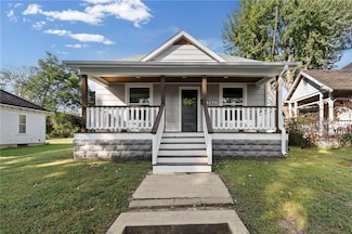 302 S Elm St, Sweet Springs, MO 65351