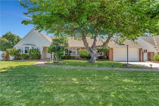 6818 Chisholm Ave, Van Nuys, CA 91406