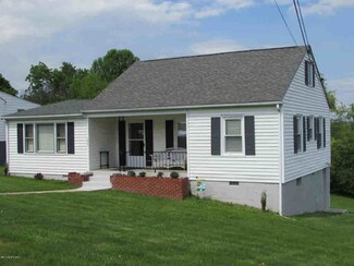 6398 Spring Ave, Fairlawn, VA 24141