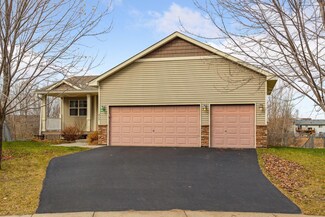 417 Rodeo Dr NW, Isanti, MN 55040