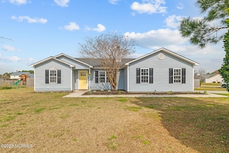 101 N Ivy Dr, Hubert, NC 28539