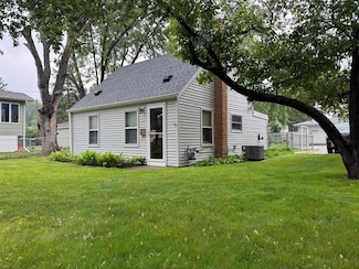 5645 Fremont Ave N, Minneapolis, MN 55430