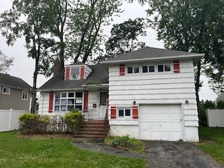 1282 Allen Dr, Seaford, NY 11783