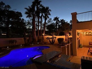 8121 Riviera Beach Dr, Las Vegas, NV 89128