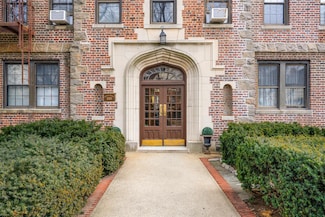 100 Parkway Rd Unit 1A, Bronxville, NY 10708