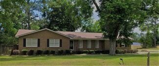 87 Mccormick Ave, Hawkinsville, GA 31036