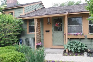 2262 Parkwood Ave, Ann Arbor, MI 48104