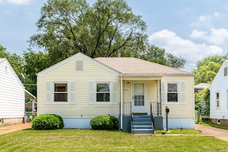 4428 Saint Leo Ln, Saint Ann, MO 63074