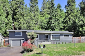 48521 E 1st St, Oakridge, OR 97463