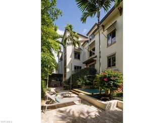 575 10th Ave S Unit 4, Naples, FL 34102
