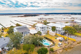 924 W Oceanview Rd, Charleston, SC 29412