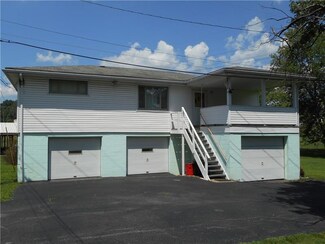 11 Hout Ln, Elrama, PA 15038