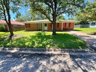 2505 Bryan St, Commerce, TX 75428