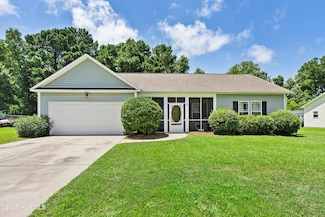 112 S Stone Dr, Sneads Ferry, NC 28460