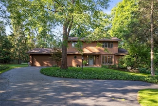 61 Drumlin View Dr, Mendon, NY 14506