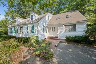 80 Holly Hill Cir, South Weymouth, MA 02190