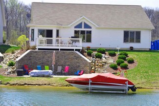 255 Lane 270 Hamilton Lake, Hamilton, IN 46742