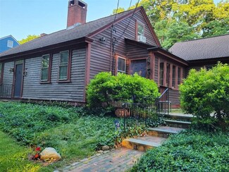 1014 Lower River Rd, Lincoln, RI 02865