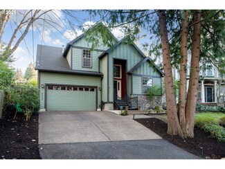 9453 SW 62nd Dr, Portland, OR 97219