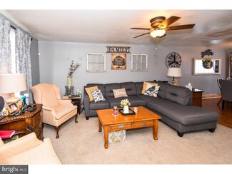 2939 Line St, Camden, NJ 08105