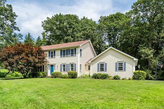 26 Philo Curtis Rd, Sandy Hook, CT 06482