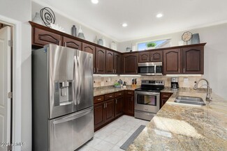 16102 W Quail Creek Ln, Surprise, AZ 85374