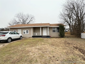 27 Hillcrest Ave NE, Ardmore, OK 73401
