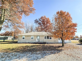 908 N Route 49, Casey, IL 62420