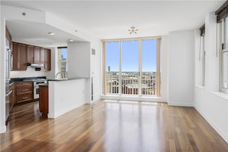 1 W Exchange St Unit 1704, Providence, RI 02903