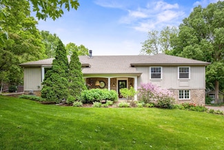 18120 Hummingbird Rd, Wayzata, MN 55391