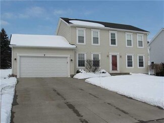 7 Royce Dr, Churchville, NY 14428
