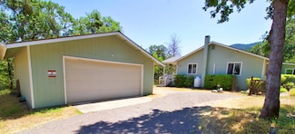 455 Crystal Dr, Grants Pass, OR 97527