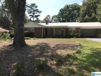 818 Bonnie Dr, Weaver, AL 36277