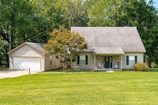 204 Riverside Dr, Pangburn, AR 72121