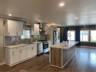 7 Magnolia Viaduct, Anaheim, CA 92801