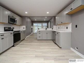 8515 Lafayette Ave, Omaha, NE 68114