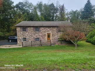 281 Wild Cherry Ln, Northumberland, PA 17857