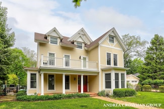 148 S Union St, Douglas, MI 49406