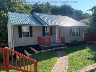 697 Forest Cir, Charleston, WV 25303