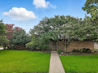 9901 Burnham Dr, Dallas, TX 75243