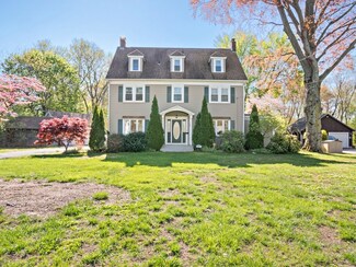 122 Monroe St, Agawam, MA 01001