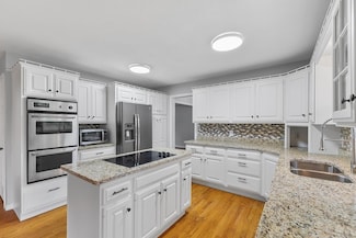 1900 Vernon Dr S, Hopkins, MN 55305