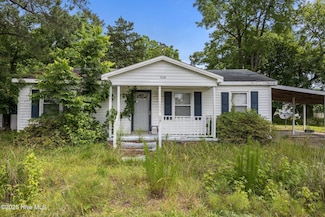 1020 Draper Dr, Robersonville, NC 27871