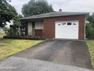 12 Tortola St, Toms River, NJ 08757