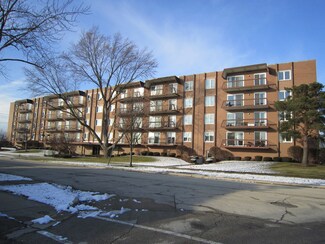 8100 W Foster Ln Unit C506, Niles, IL 60714