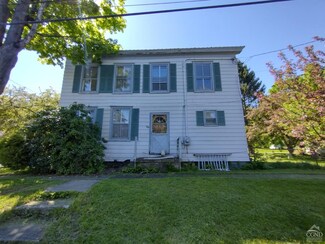 48 N Franklin St, Athens, NY 12015