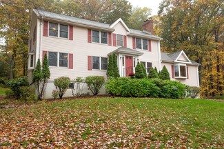 25 Hume Rd, Bedford, MA 01730