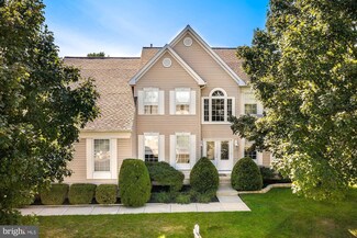 4 Stonehenge Dr, Lumberton, NJ 08048