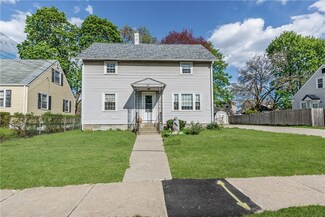 12 Garden St, Cranston, RI 02910