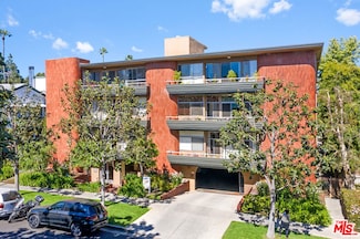 818 S Gretna Green Way, Los Angeles, CA 90049